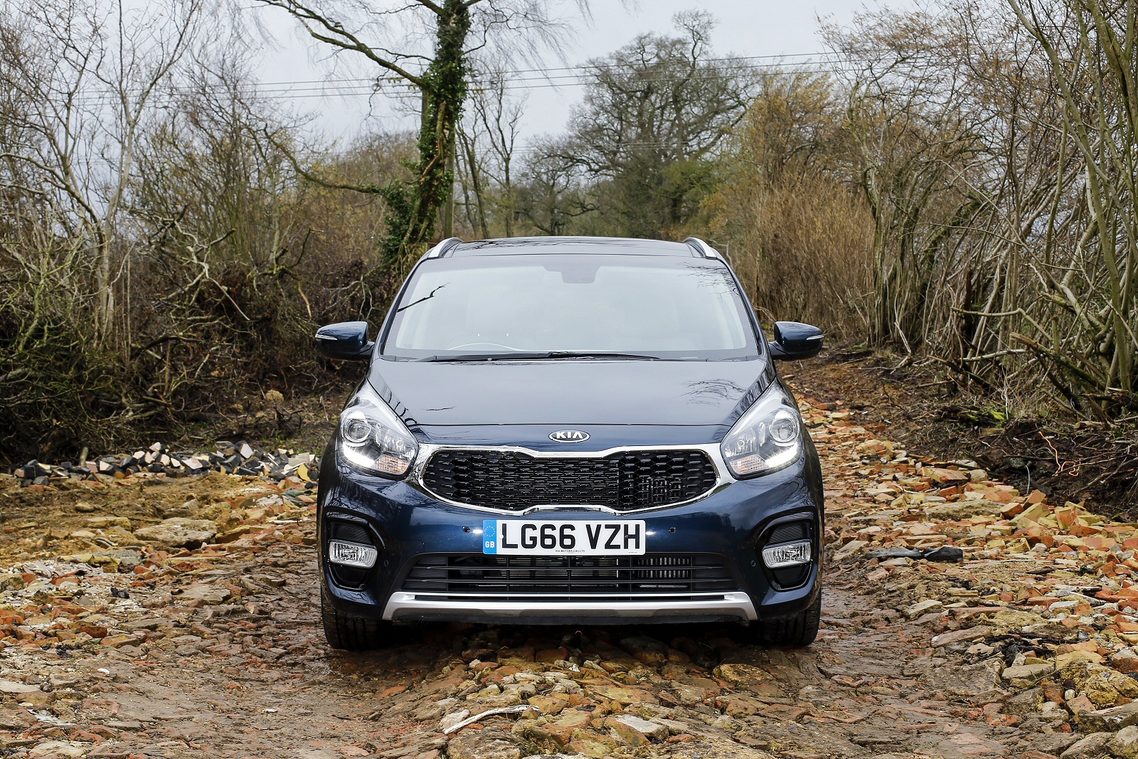 Used Kia Carens (2016 - 2019) + Guide - Image 1