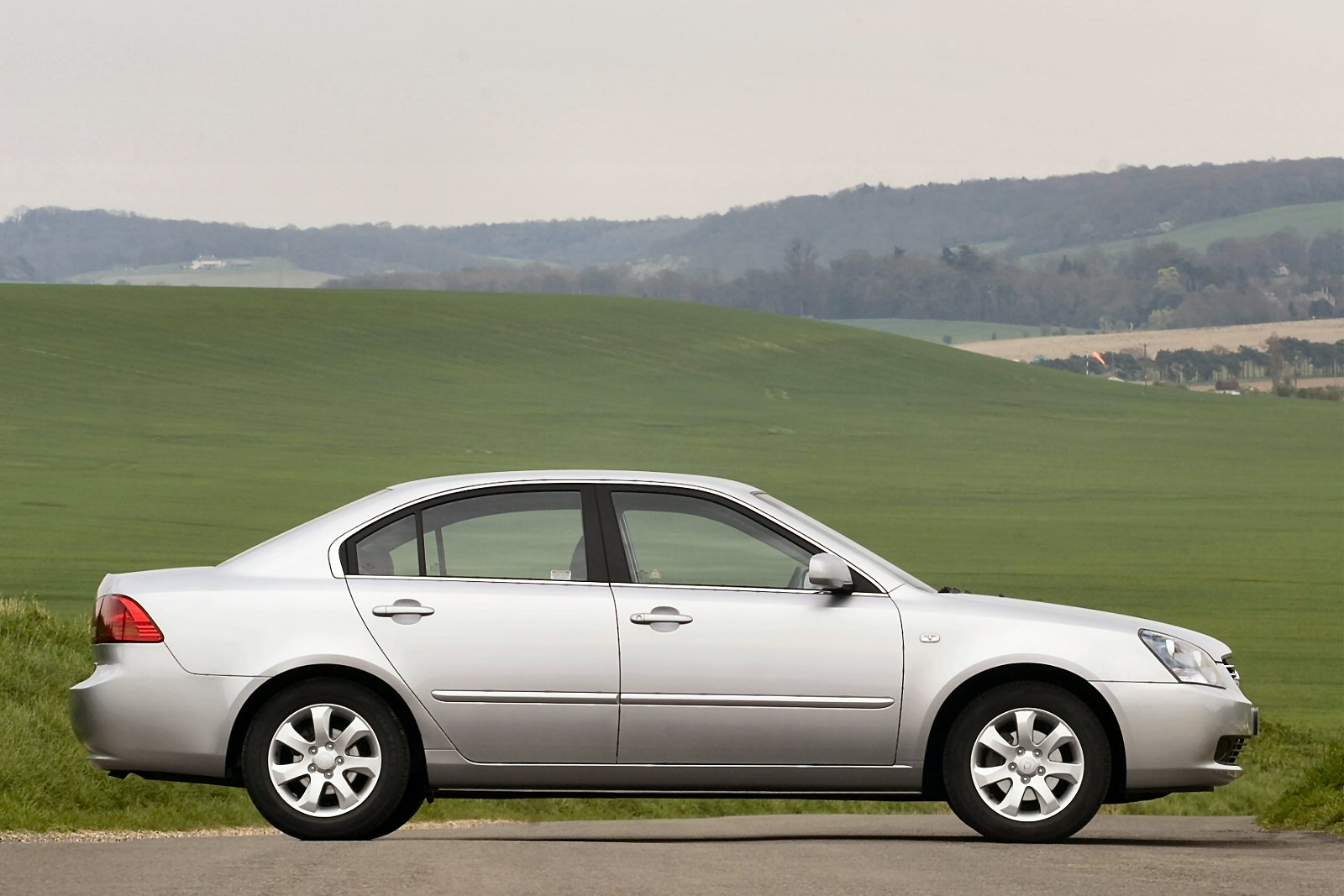 Used Kia Magentis (2006 - 2009) + Guide - Image 1