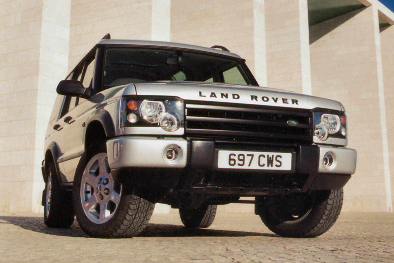 Used Land Rover Discovery Series 2 (Facelift) (2002 - 2004) + Guide - Image 1