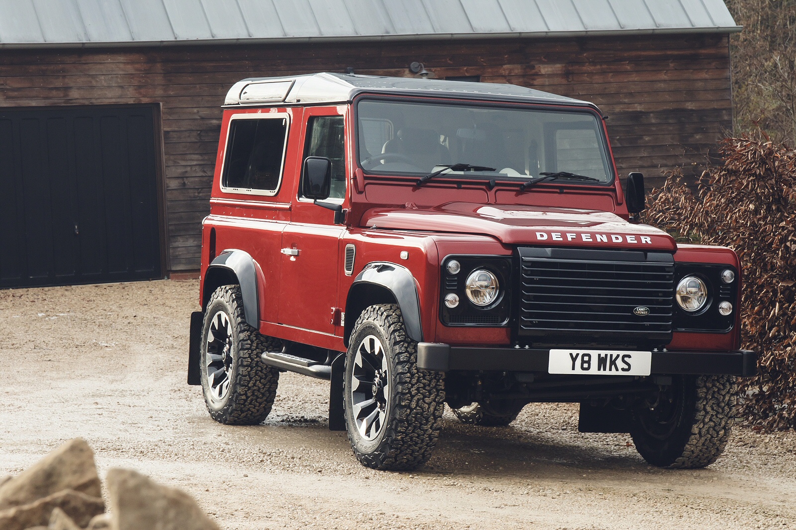 Used Land Rover Defender (2012 - 2016) + Guide - Image 1