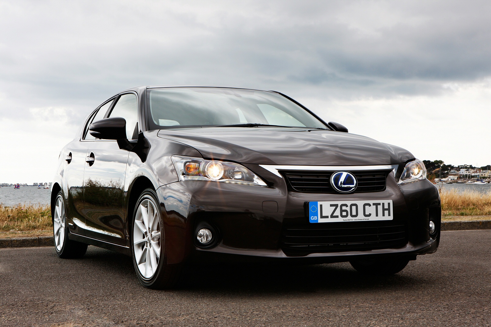 Used Lexus CT 200h (2011 - 2014) + Guide - Image 1