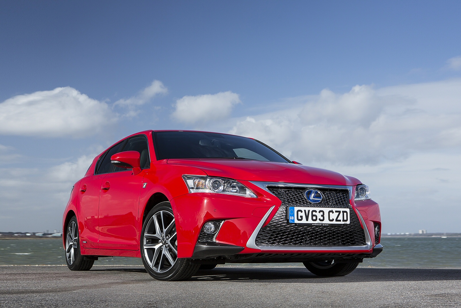 Used Lexus CT 200h (2014 - 2017) + Guide - Image 1