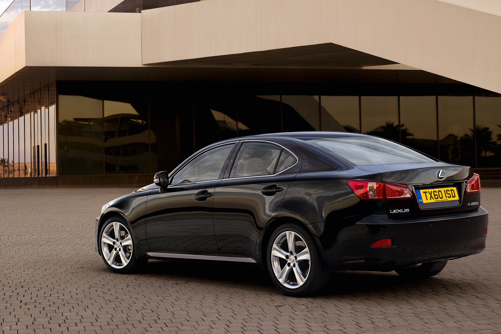 Used Lexus IS (2010 - 2013) + Guide - Image 1