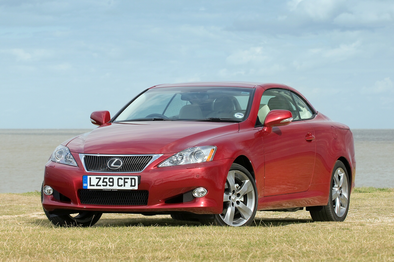 Used Lexus IS 250C (2009 - 2013) + Guide - Image 1