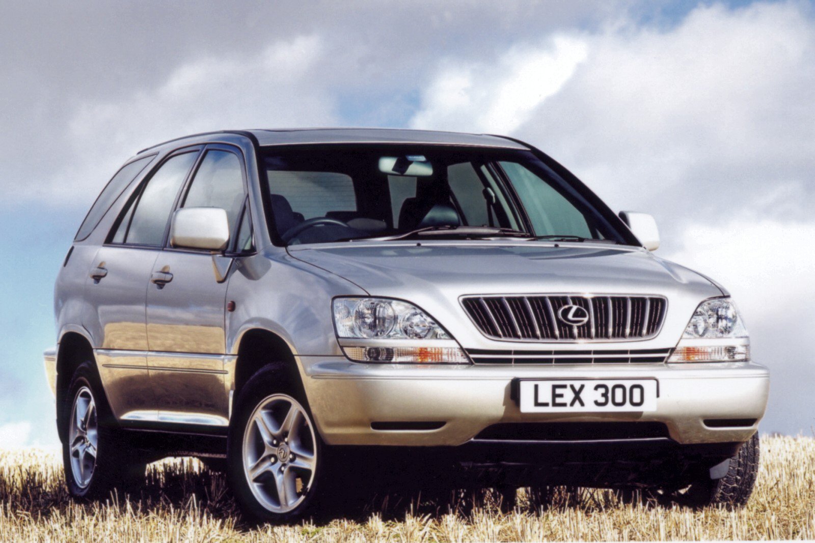 Used Lexus RX 300 (2000 - 2003) + Guide - Image 1