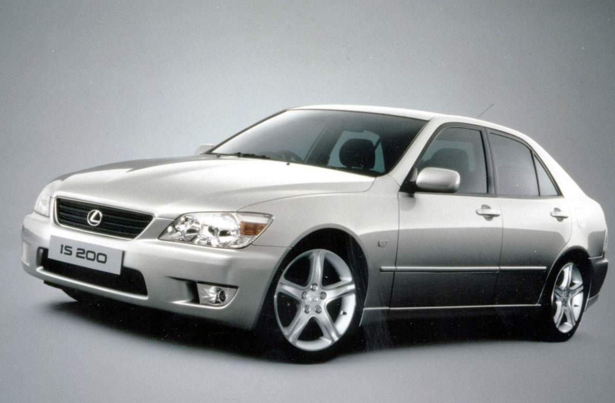 Used Lexus IS 200 (1999 - 2005) + Guide - Image 1
