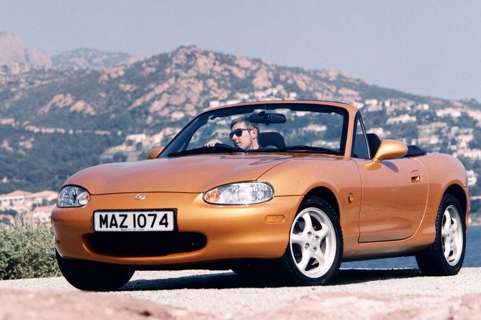 Used Mazda MX-5 (1998 - 2005) + Guide - Image 1