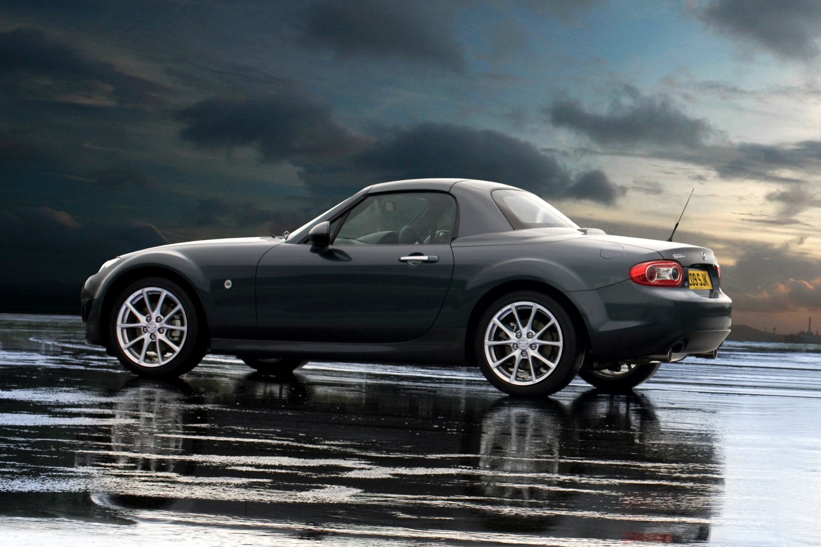 Used Mazda MX-5 Roadster Coupe (2006-2015) + Guide - Image 1