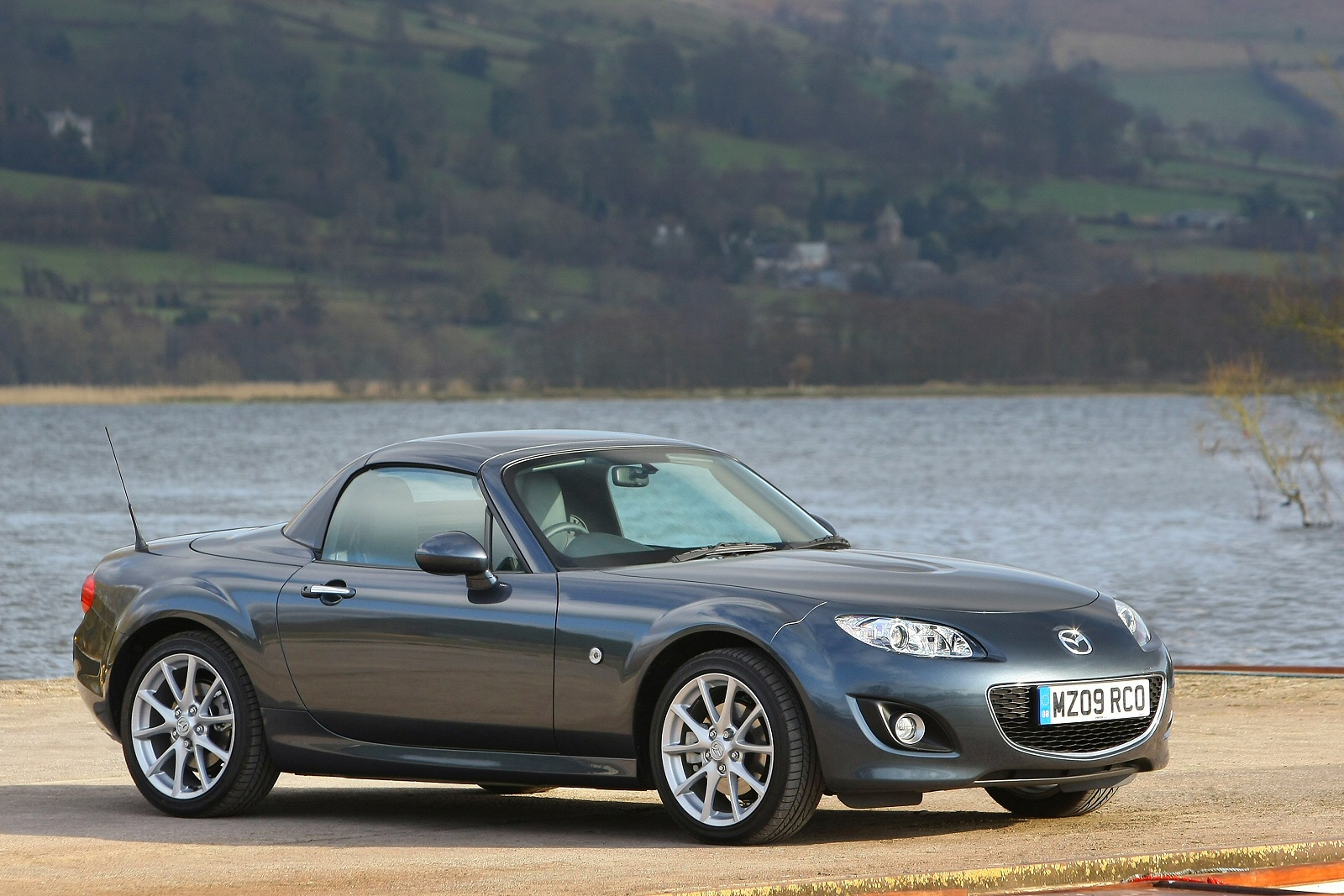 Used Mazda MX-5 (2009 - 2015) + Guide - Image 1
