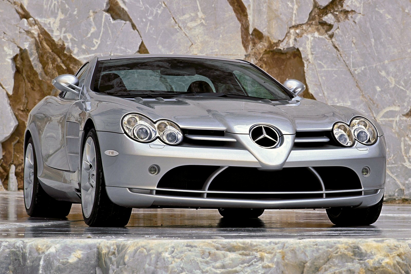 Used Mercedes-Benz SLR McLaren (2004 - 2009) + Guide - Image 1