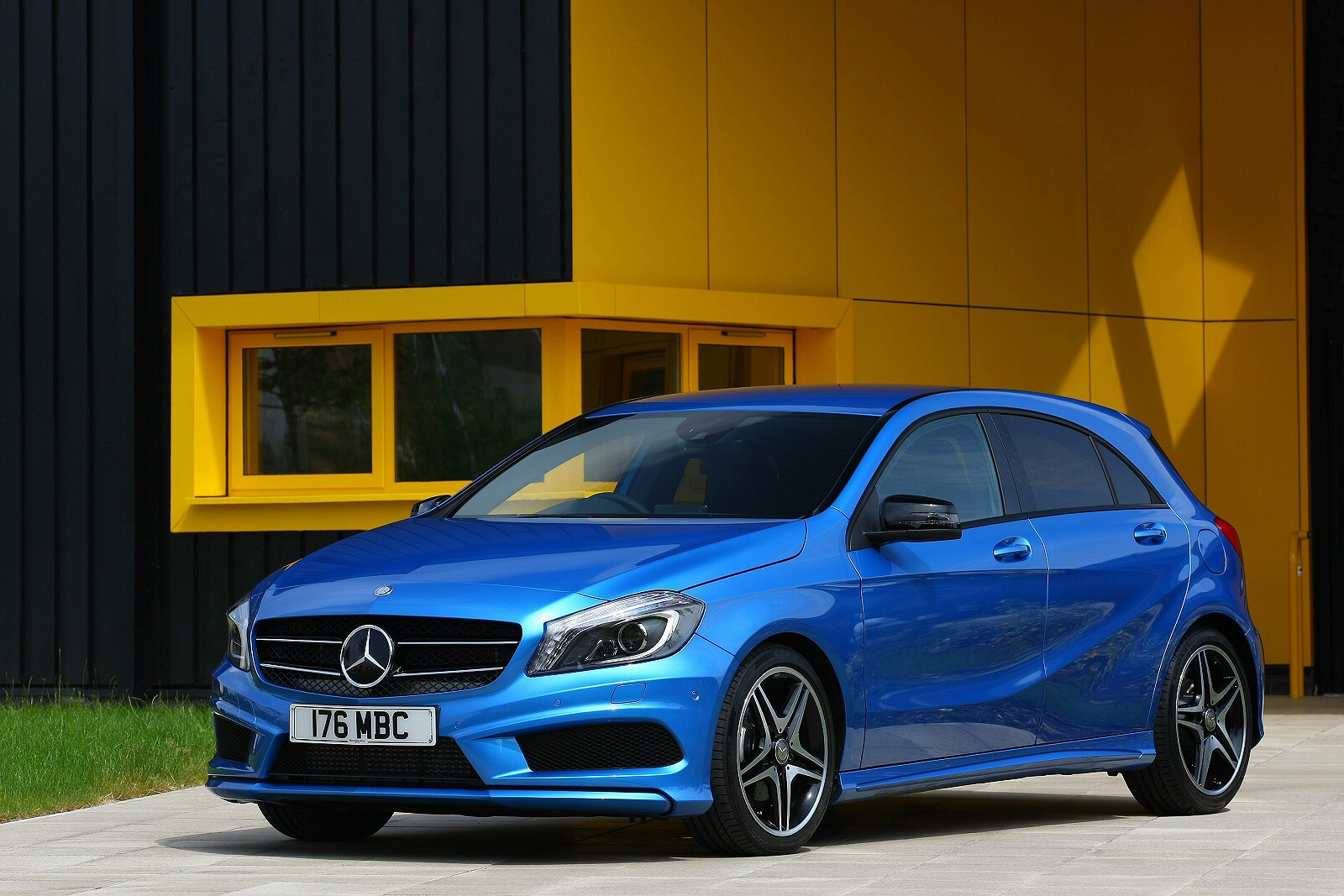 Used Mercedes-Benz A-Class (2012 - 2015) + Guide - Image 1