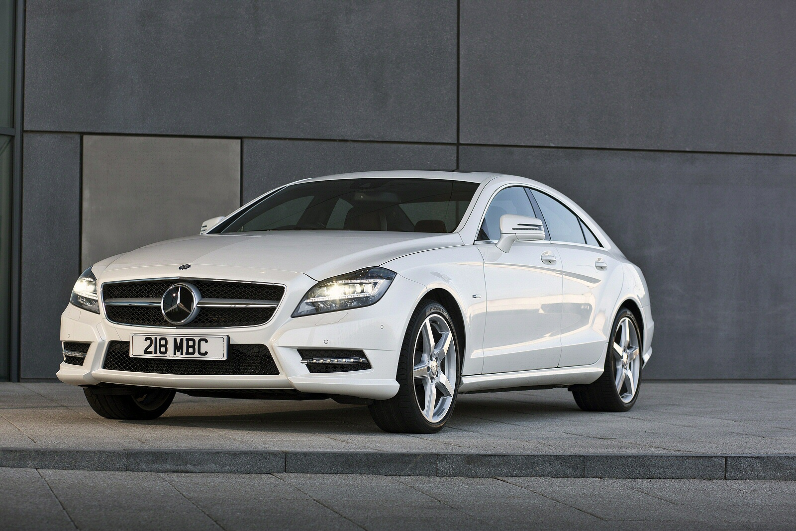 Used Mercedes-Benz CLS (2011-2014) + Guide - Image 1