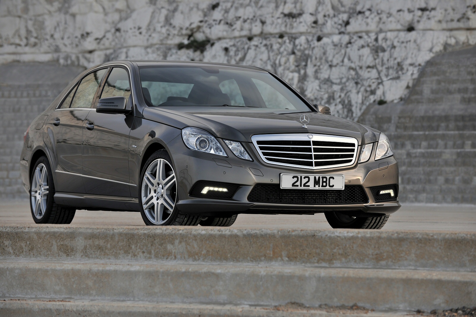 Used Mercedes-Benz E-Class (2009 - 2013) + Guide - Image 1