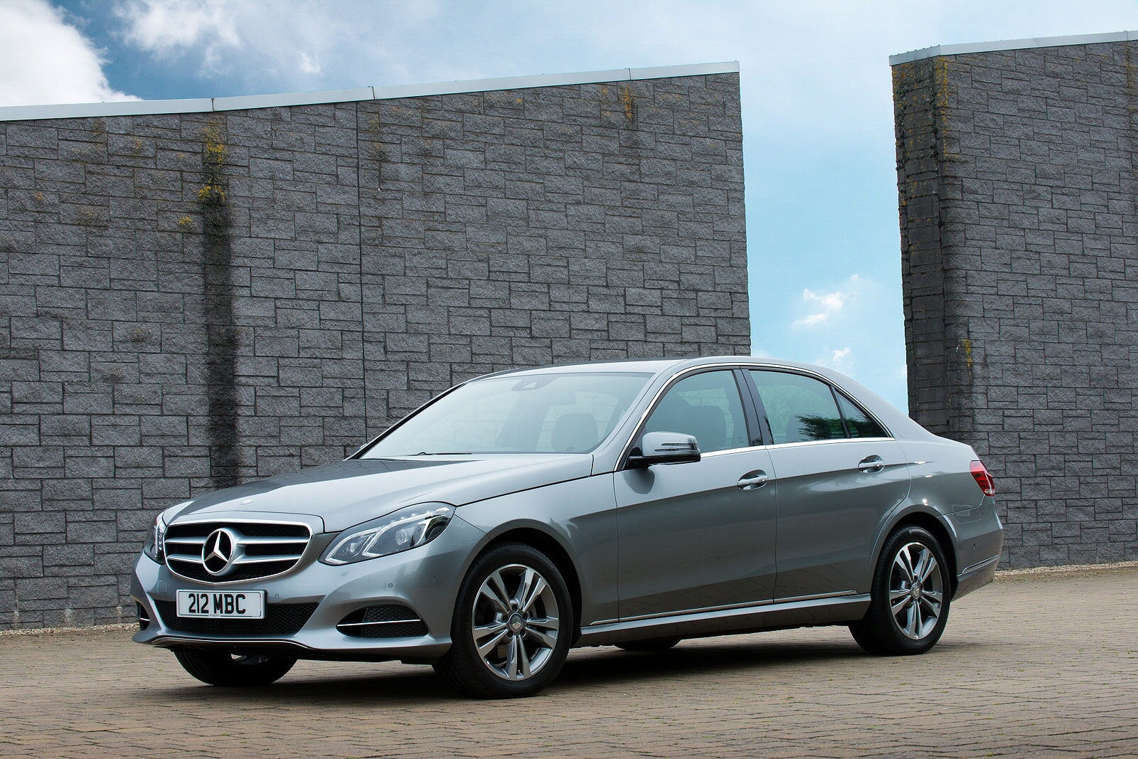Used Mercedes-Benz E-Class (2013 - 2016) + Guide - Image 1