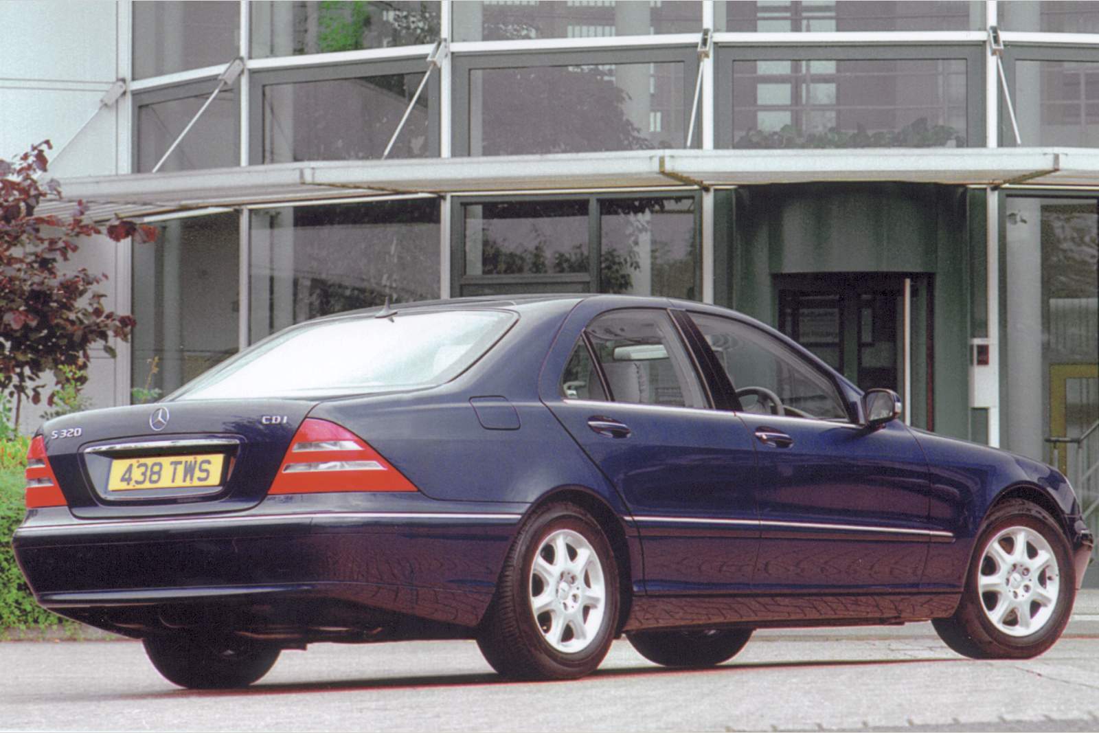 Used Mercedes-Benz S-Class Saloon [W220] (1999 - 2006) + Guide - Image 1