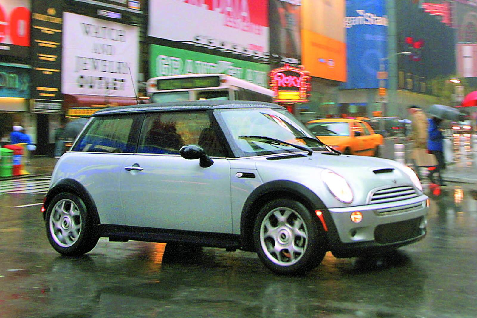 Used MINI 3-Door Hatch One [R50] (2001 - 2006) + Guide - Image 1