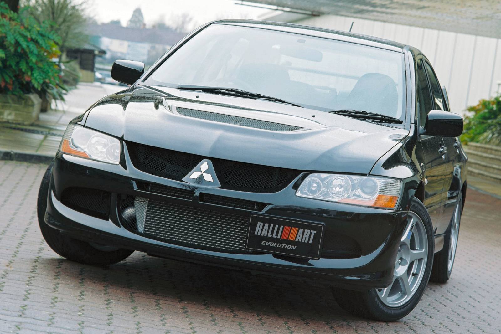 Used Mitsubishi Lancer EVO VIII (2003 - 2005) + Guide - Image 1