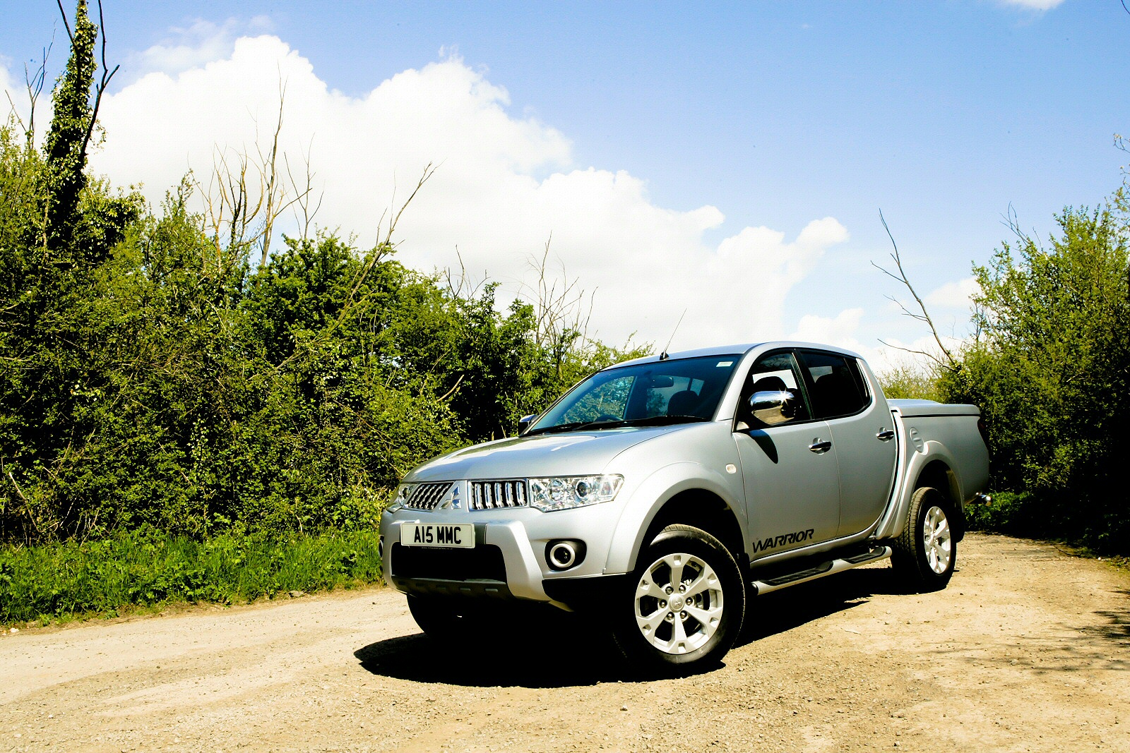 Used Mitsubishi L200 (2010 - 2015) + Guide - Image 1