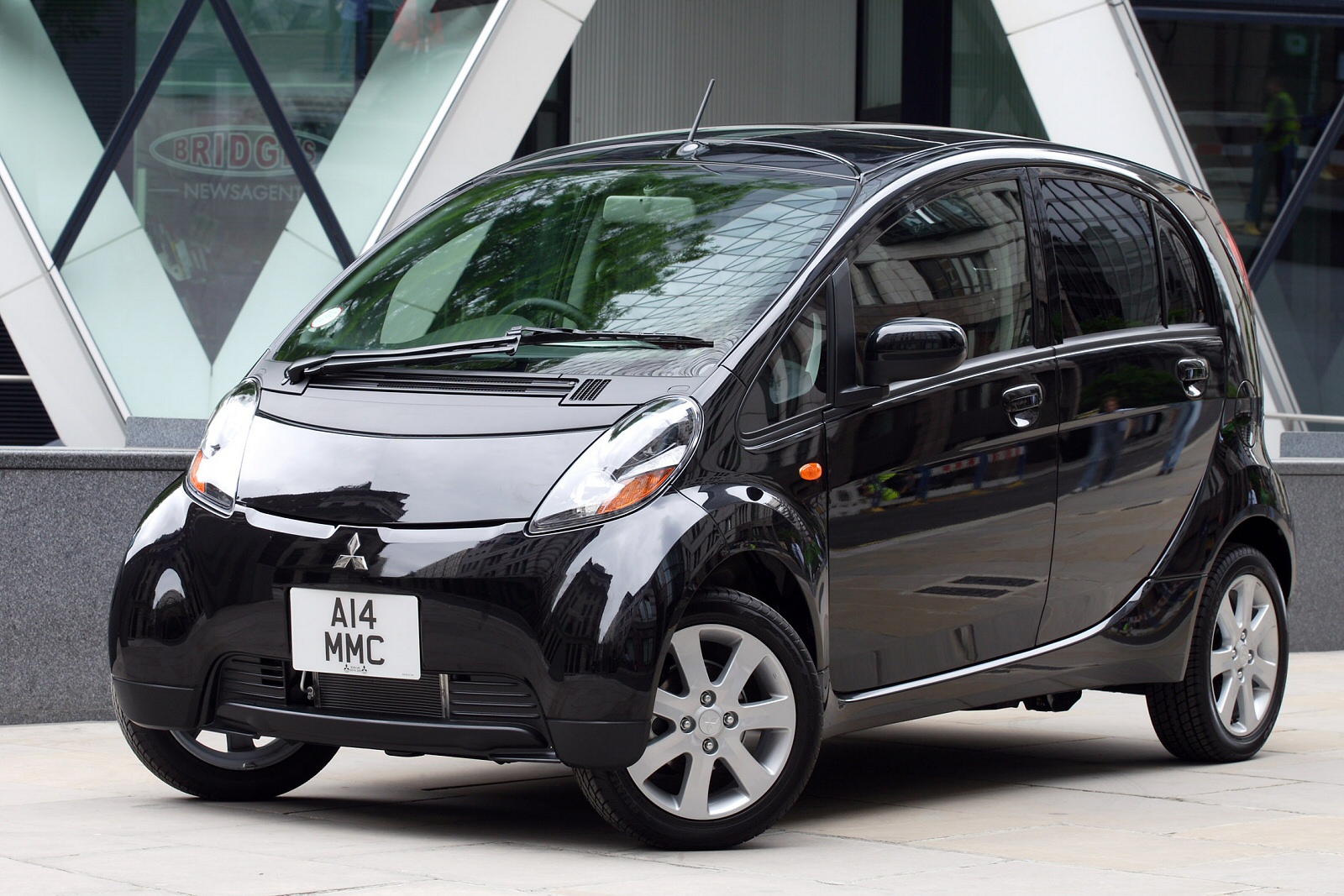 Used Mitsubishi i (2007 - 2009) + Guide - Image 1