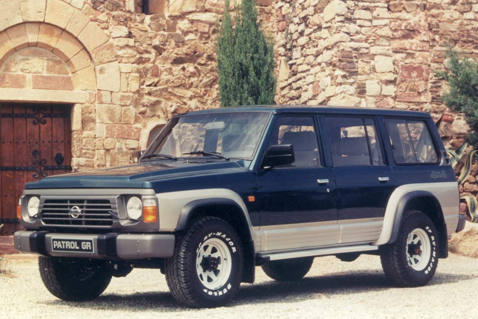 Used Nissan Patrol (1995 - 1998) + Guide - Image 1