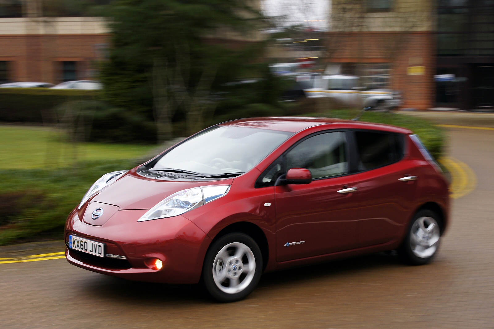 Used Nissan LEAF (2011 - 2013) + Guide - Image 1