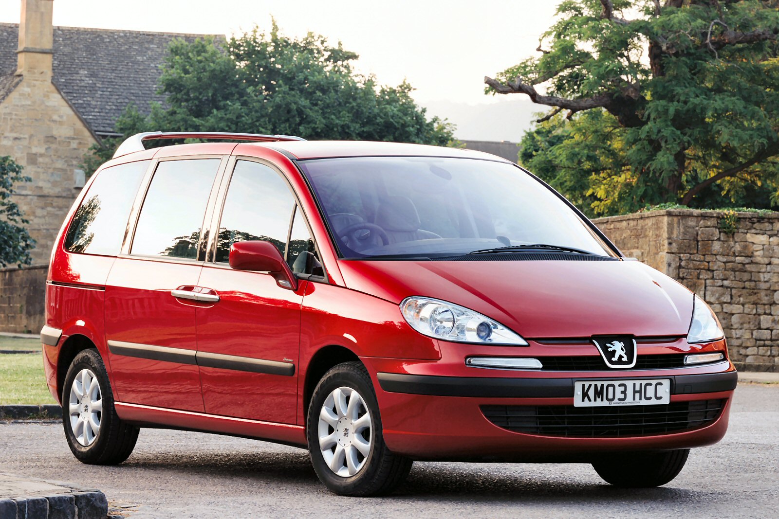 Used Peugeot 807 (2002-2010) + Guide - Image 1