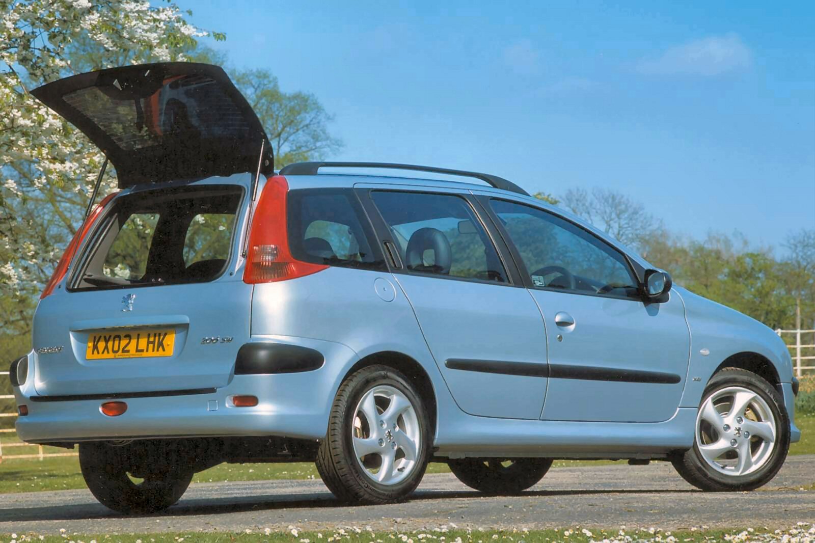 Used Peugeot 206 SW (2002 - 2006) + Guide - Image 1
