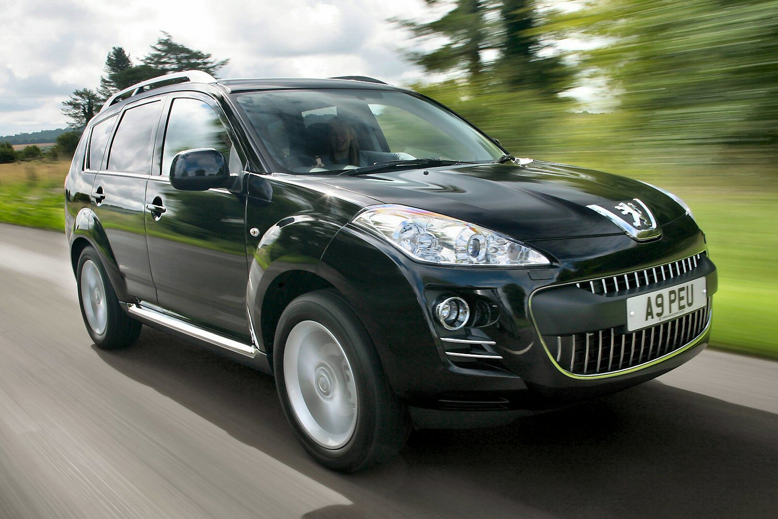 Used Peugeot 4007 (2007 - 2012) + Guide - Image 1