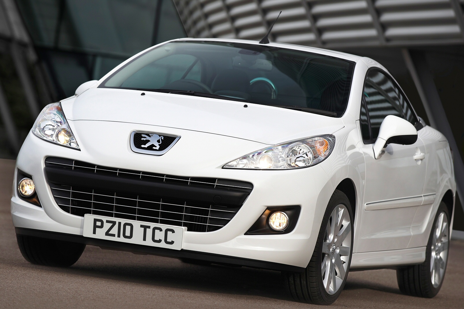 Used Peugeot 207 CC (2010 - 2014) + Guide - Image 1