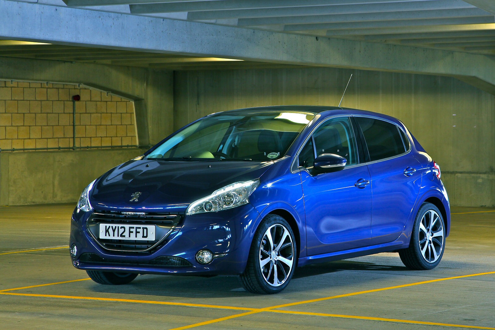 Used Peugeot 208 (2012 - 2015) + Guide - Image 1