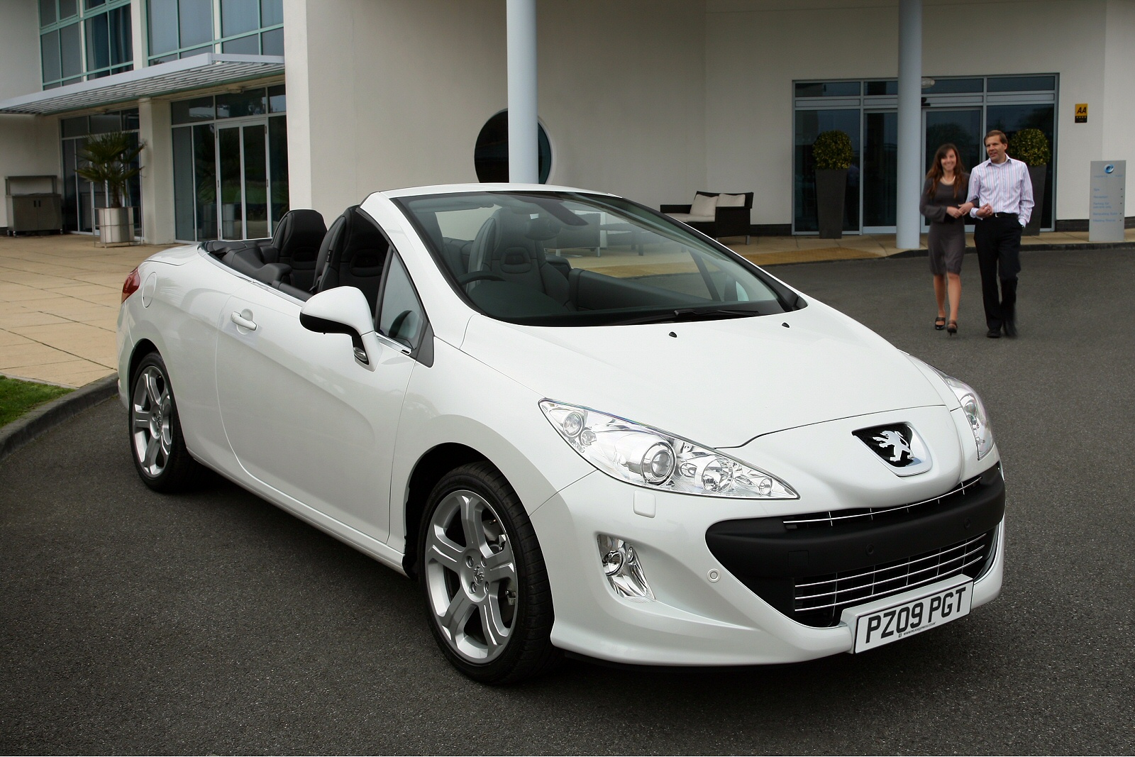 Used Peugeot 308 CC (2009 - 2014) + Guide - Image 1