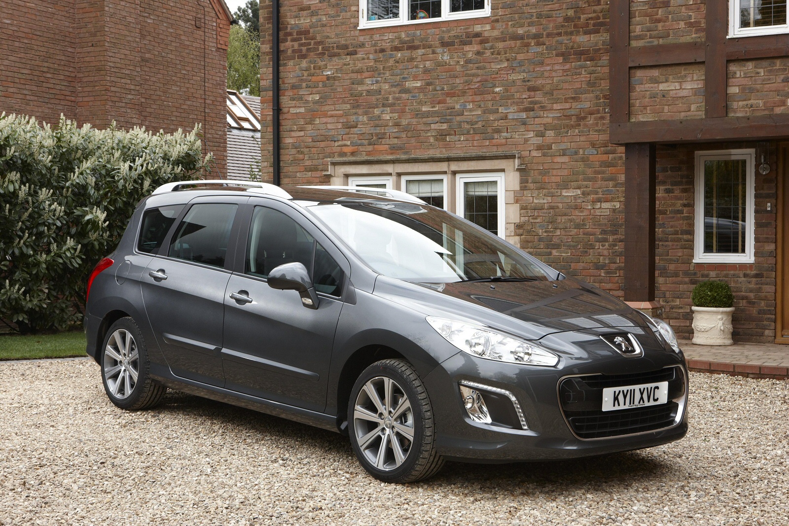 Used Peugeot 308 SW (2011 - 2013) + Guide - Image 1