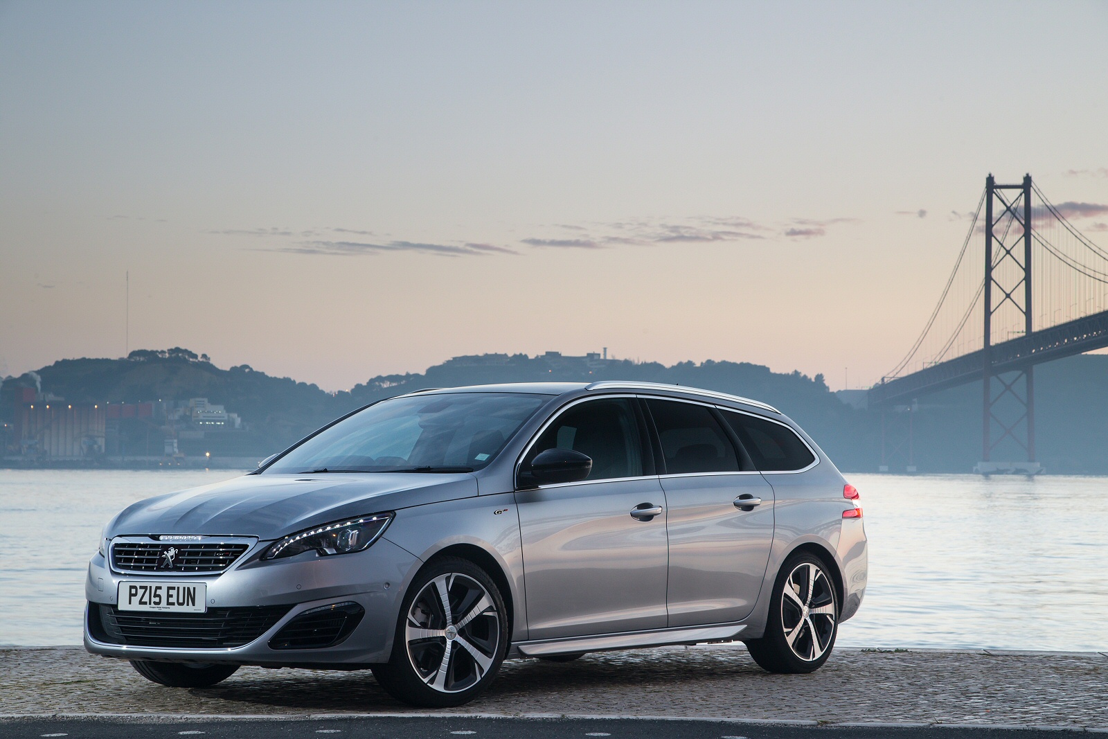 Used Peugeot 308 SW (2014 to 2021) + Guide - Image 1