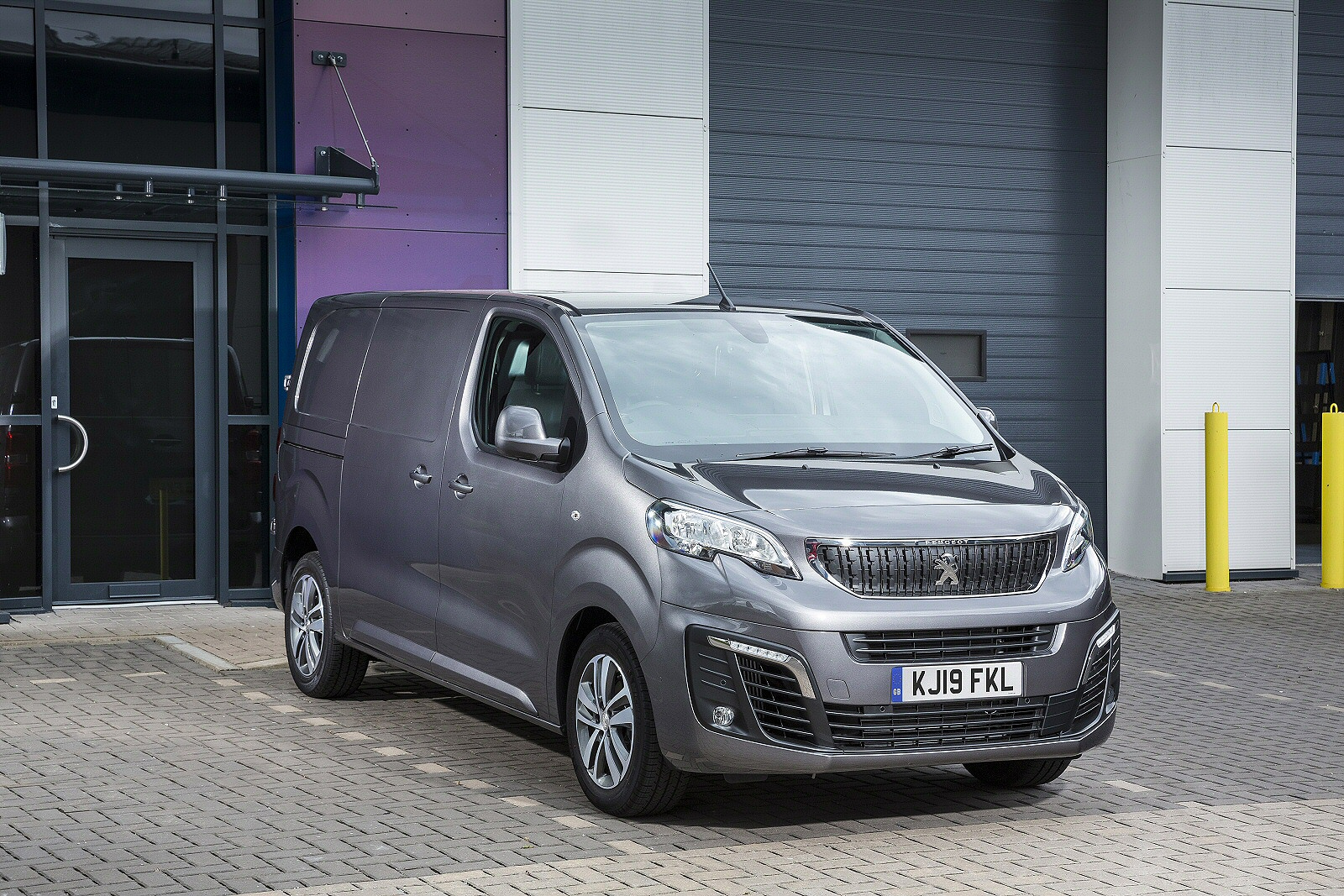 Used Peugeot Expert (2016 - 2024) + Guide - Image 1