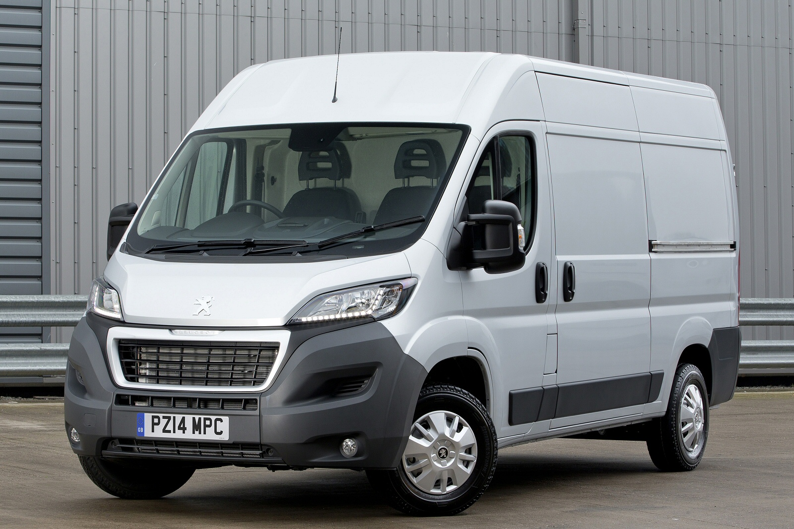 Used Peugeot Boxer (2014 - 2024) + Guide - Image 1