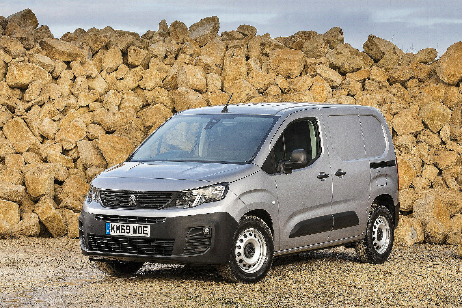 Used Peugeot Partner van (2018 - 2023) + Guide - Image 1