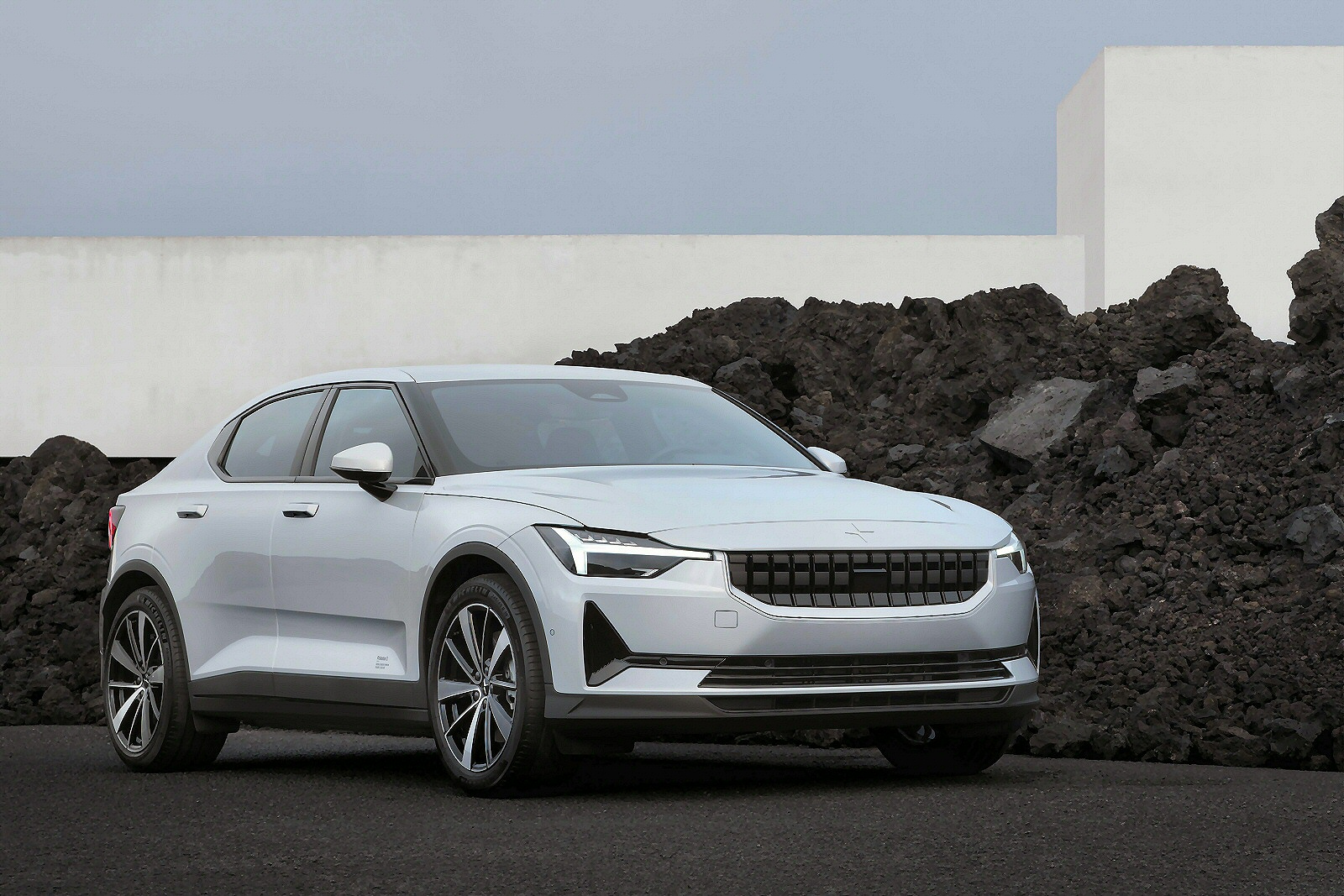 Used Polestar 2 (2020 - 2023) + Guide - Image 1