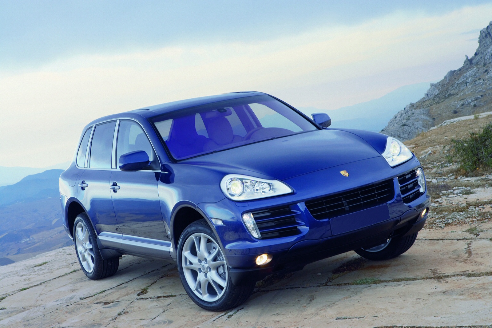 Used Porsche Cayenne (2007 - 2010) + Guide - Image 1