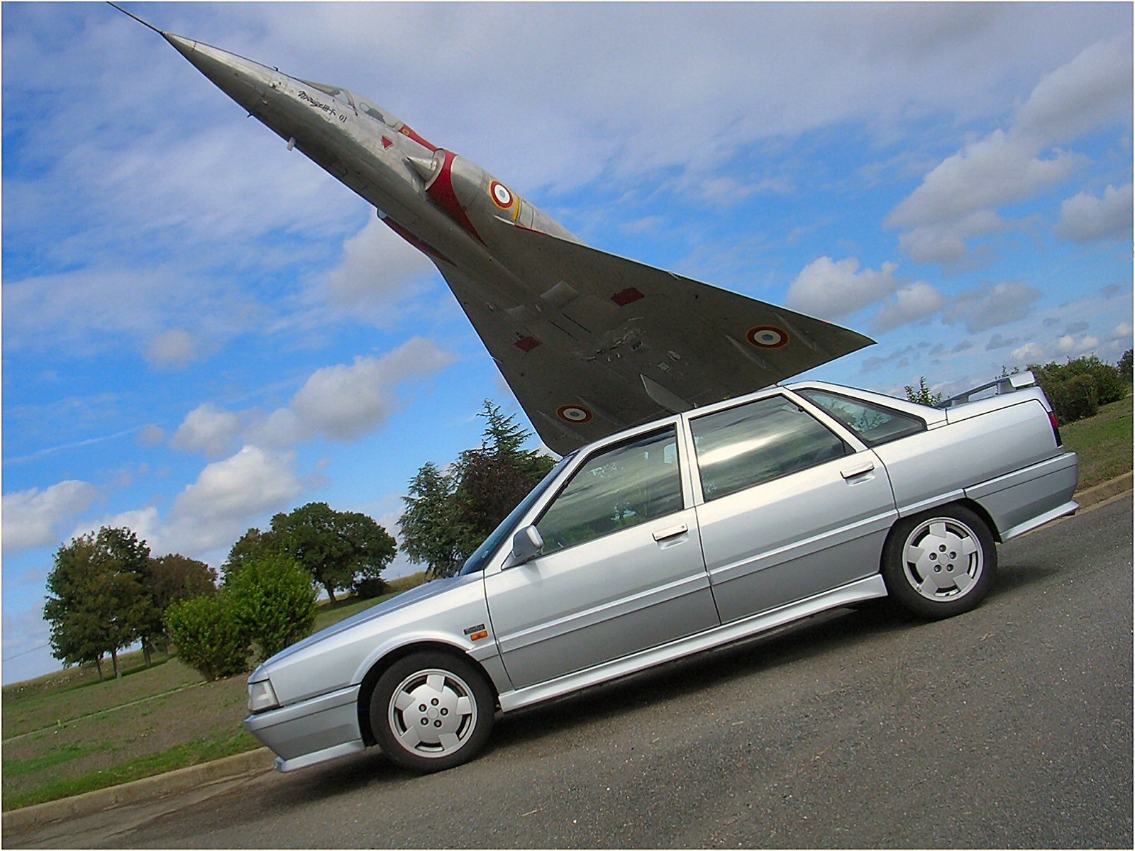 Used Renault 21 Turbo (1988 - 1992) + Guide - Image 1