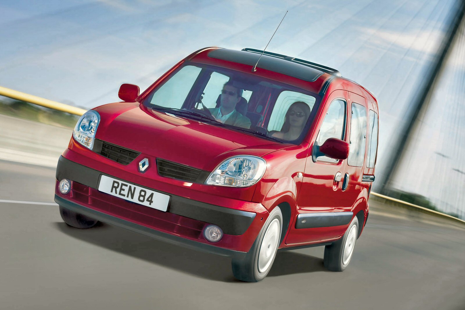 Used Renault Kangoo (1999 - 2008) + Guide - Image 1