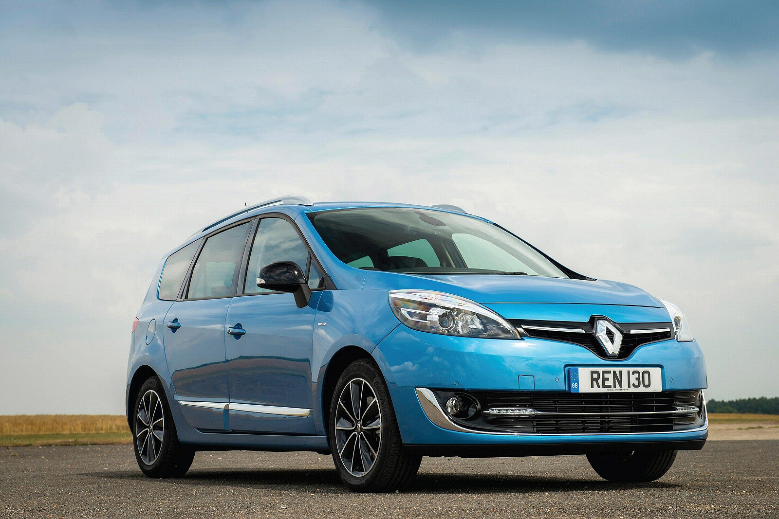 Used Renault Grand Scenic (2013 - 2016) + Guide - Image 1