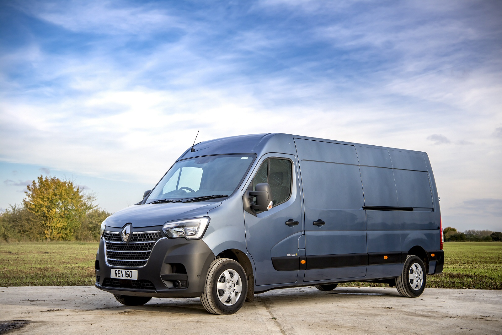 Used Renault Master van (2019 - 2024) + Guide - Image 1