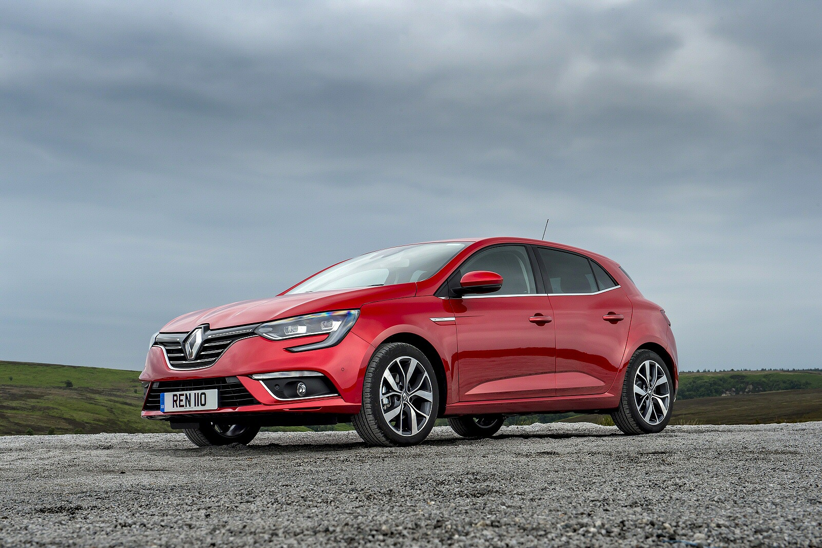 Used Renault Megane (2016 - 2020) + Guide - Image 1