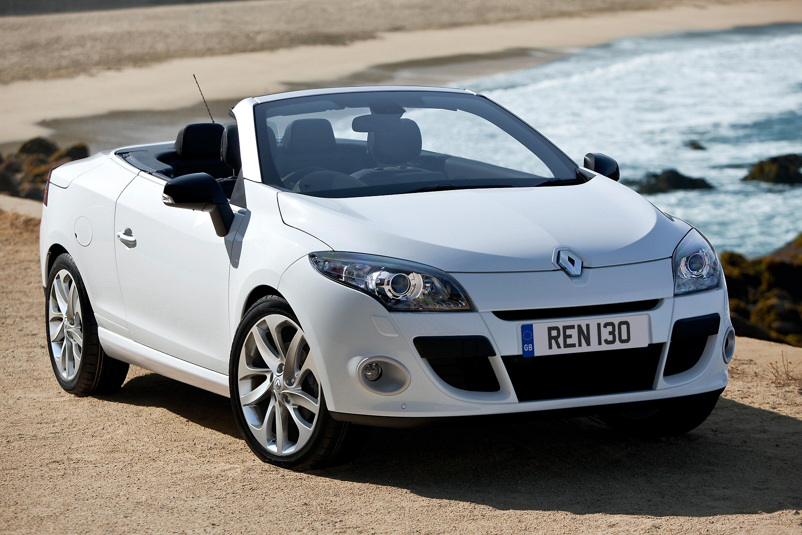 Used Renault Megane CC (2010 - 2016) + Guide - Image 1