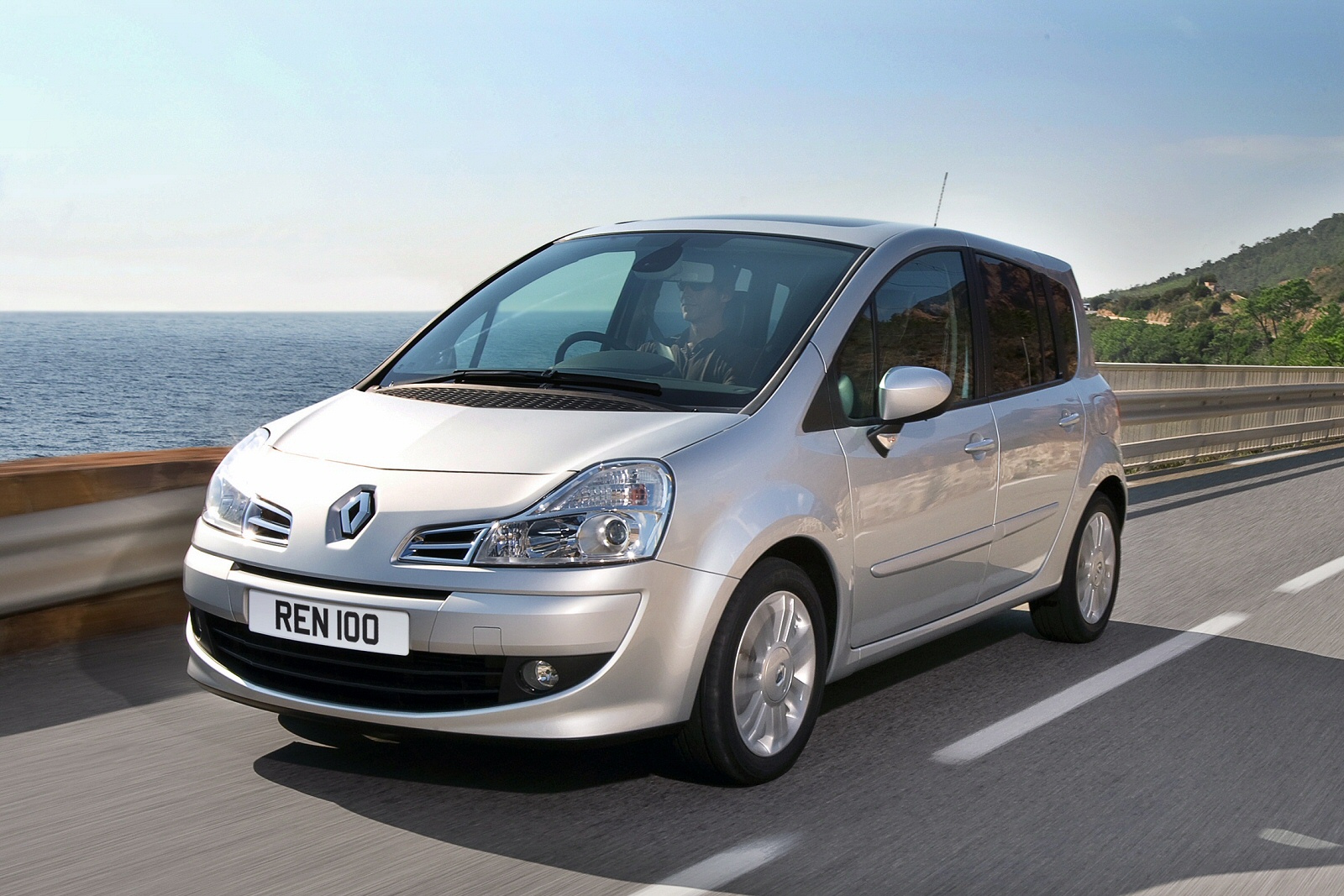 Used Renault Modus /Grand Modus (2008 - 2012) + Guide - Image 1