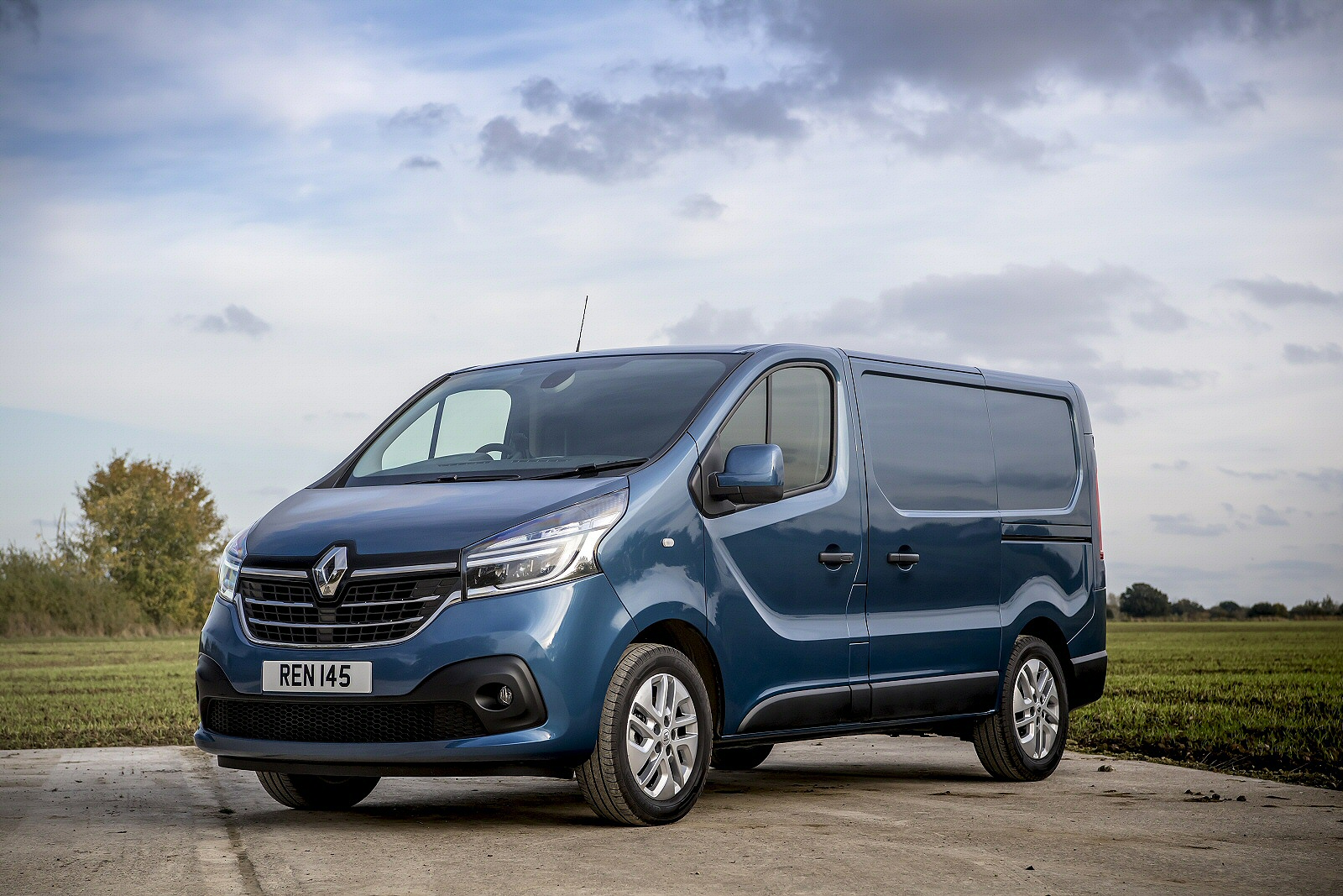 Used Renault Trafic van (2019 - 2021) + Guide - Image 1