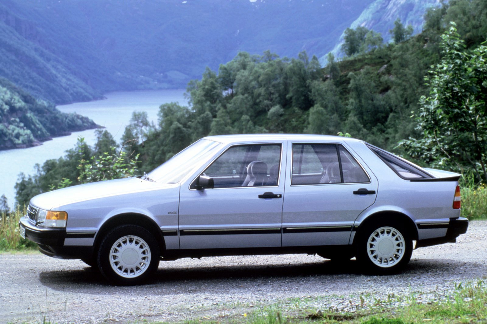 Used Saab 9000 (1985 - 1998) + Guide - Image 1