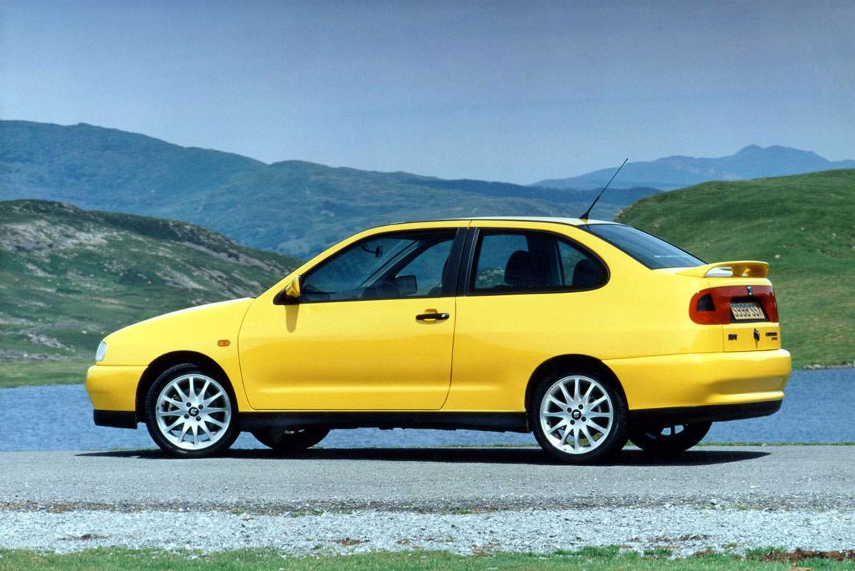 Used SEAT Cordoba (1994 - 2001) + Guide - Image 1