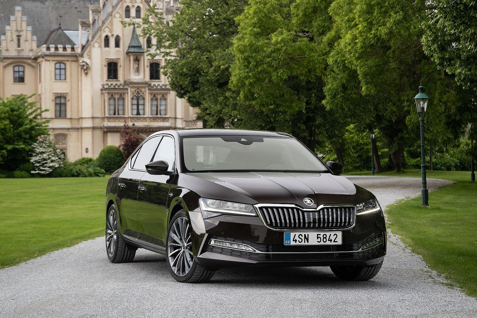 Used Skoda Superb (2019 - 2024) + Guide - Image 1