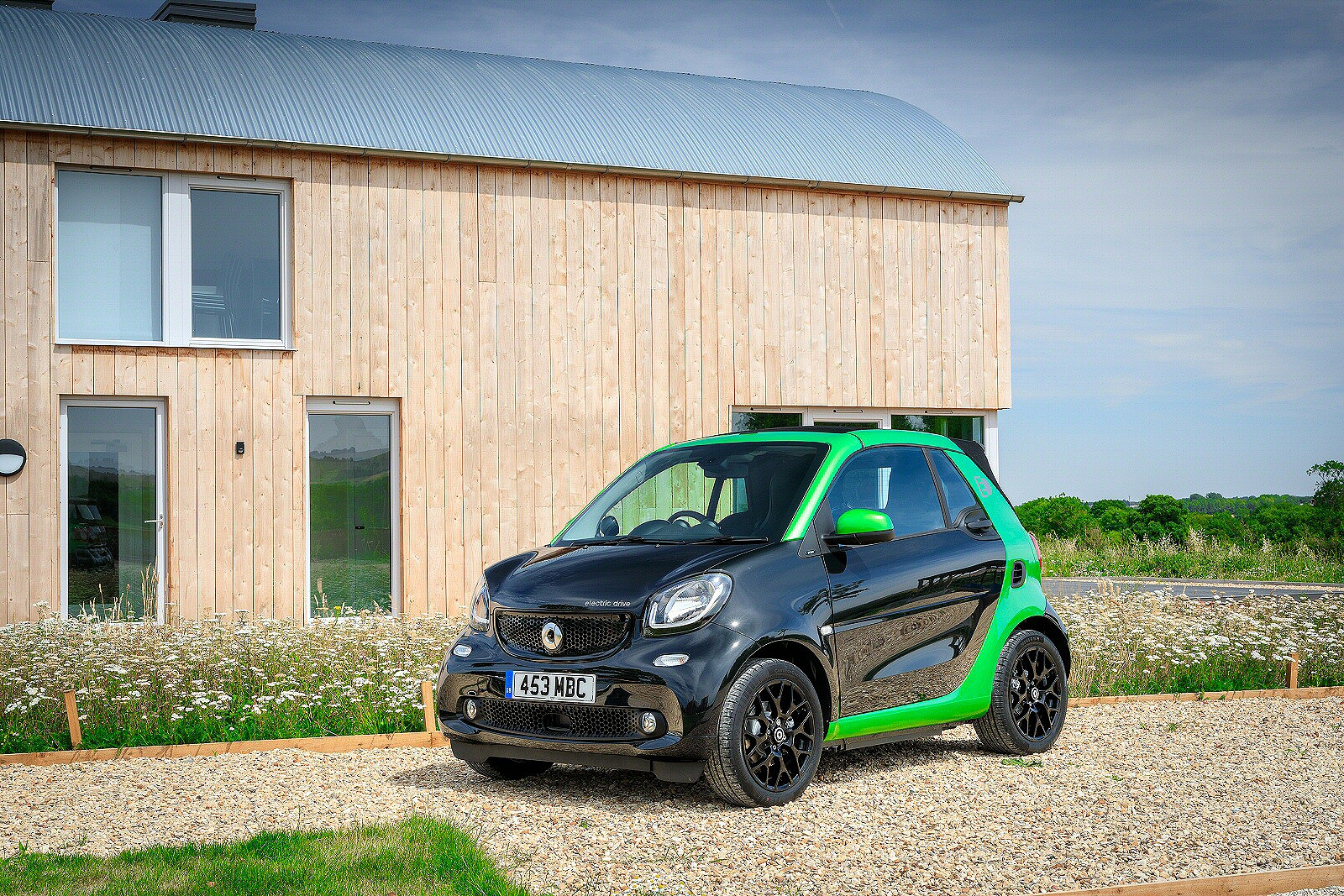 Used smart fortwo cabrio (2016 - 2023) + Guide - Image 1